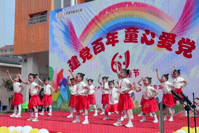 矛盾对决？亚洲杯官方公布卡塔尔vs中国海报，阿菲夫蒋光太出镜